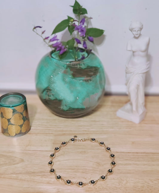 Queen Charlotte Simulated Pearl Flowers Collar Necklace